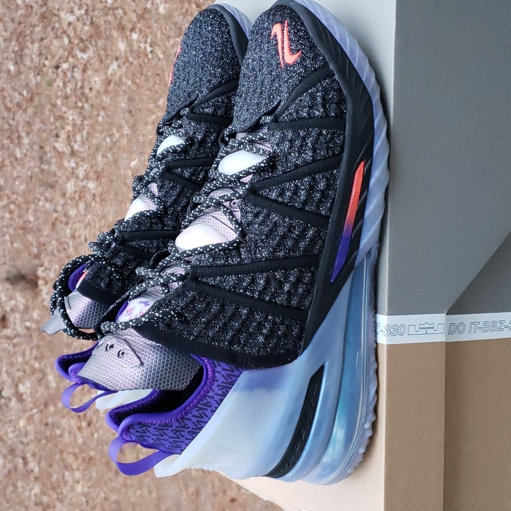 USED pair shoe men size 10.5 Lebron 18 Kylian Mbappe